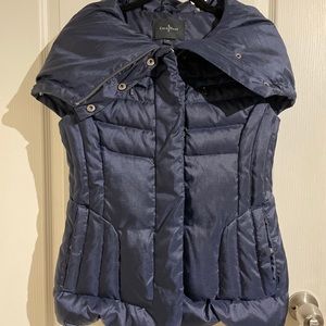 🟡 $25 SALE - Cole Haan puffer down vest navy